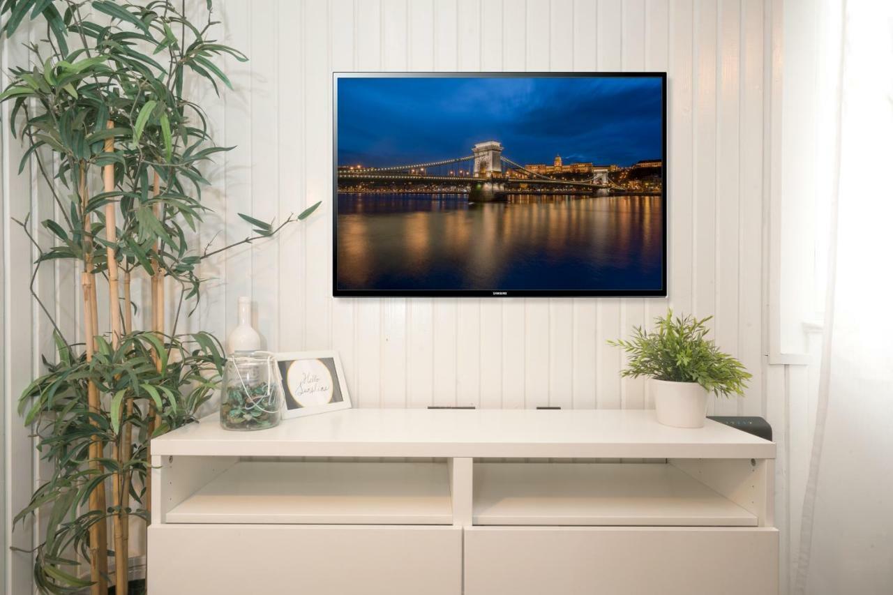 Danube Studio Apartment Budapeste Exterior foto